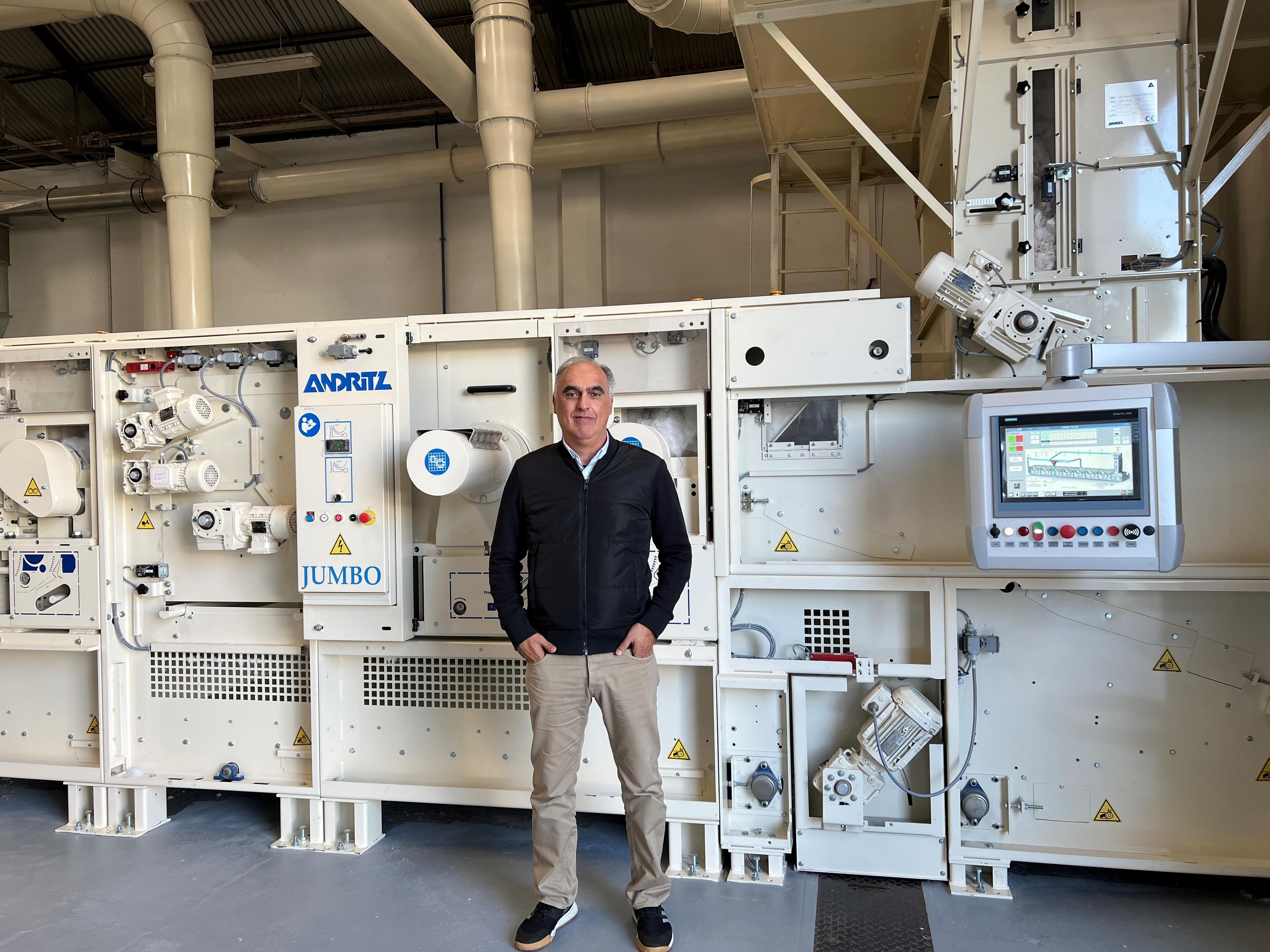 Miguel Silva, CEO of Sasia, in front of the newly installed seven-cylinder Jumbo tearing line