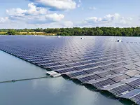 Floating photovoltaic panels